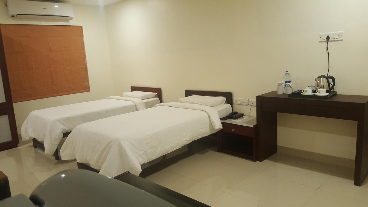 红宝石酒店 Kottakkal 外观 照片