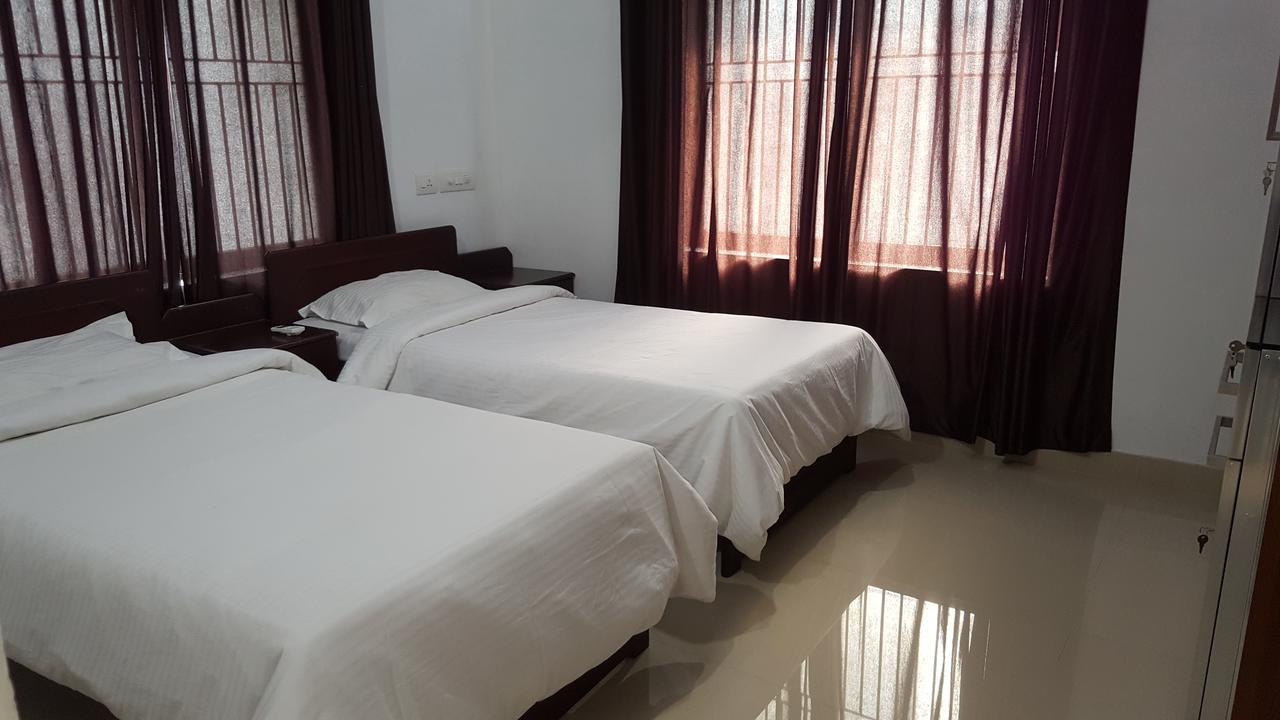 红宝石酒店 Kottakkal 外观 照片